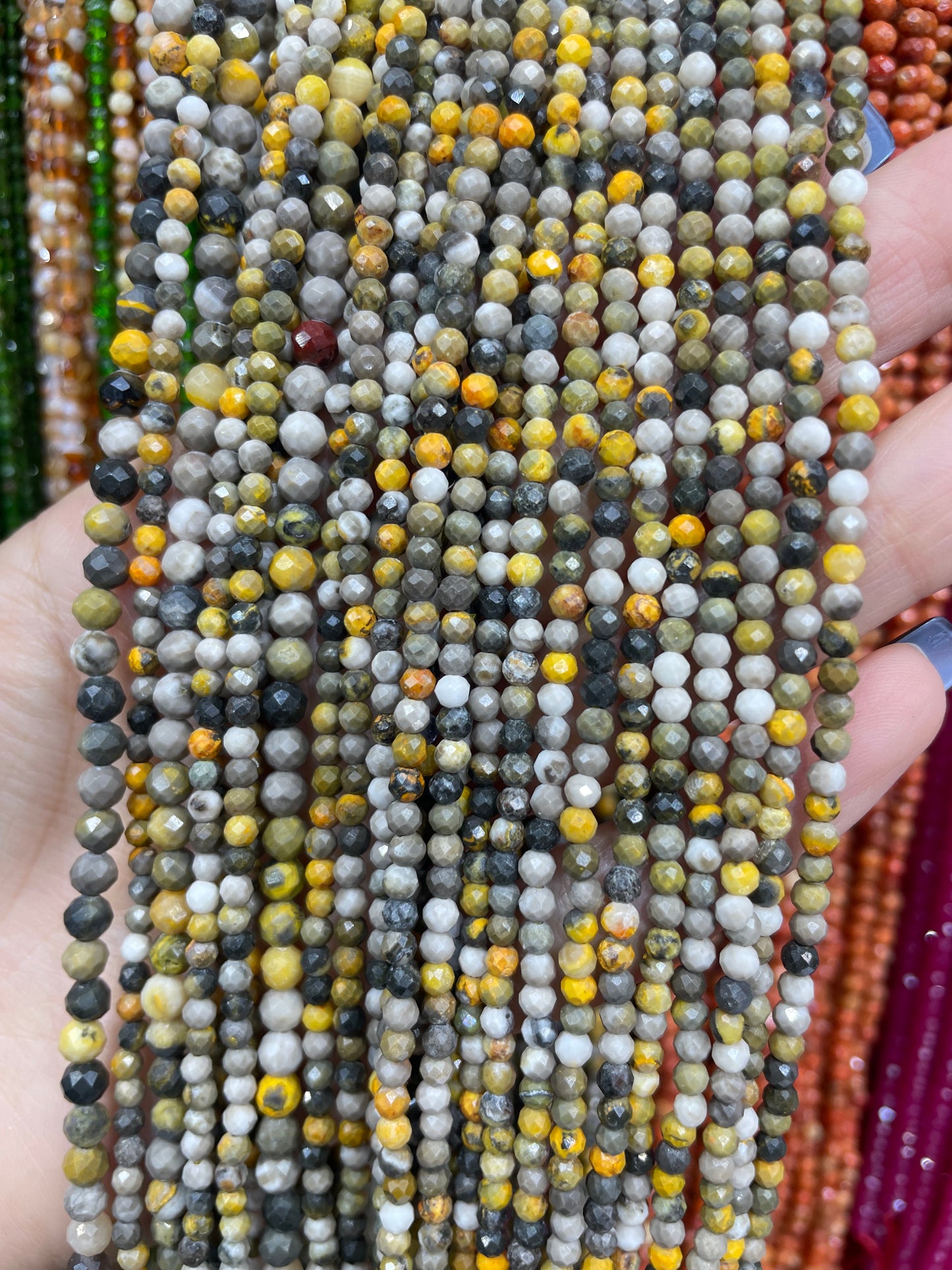 faceted bumble bee strand