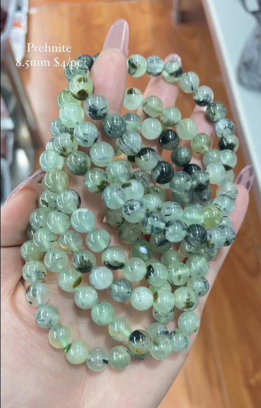 prehnite bracelet 8.5mm