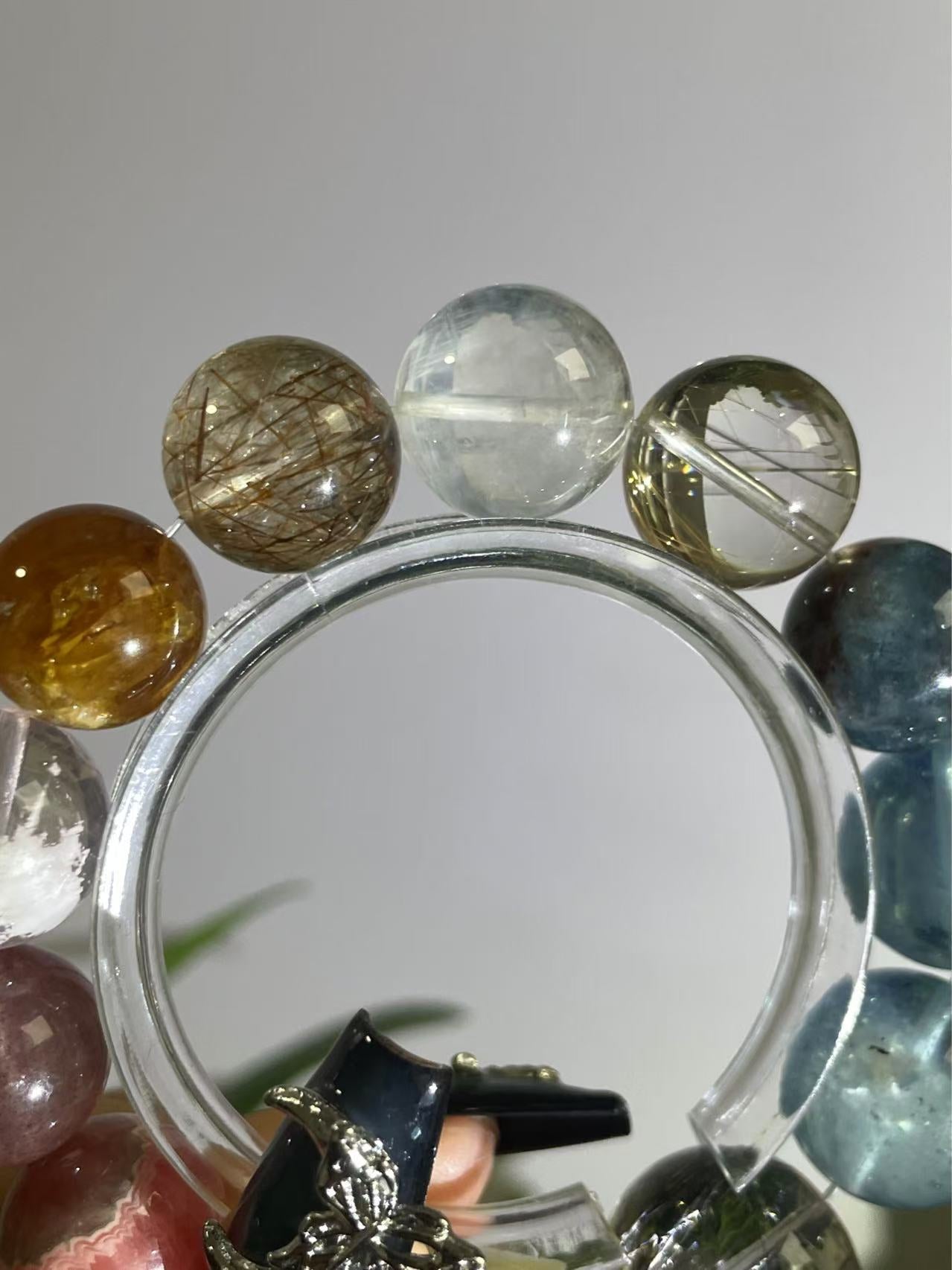 mixed material bracelet with well selected bead
