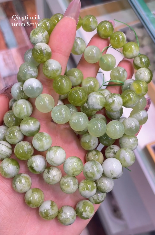 qingti milk/serpentine jade 11mm bracelet