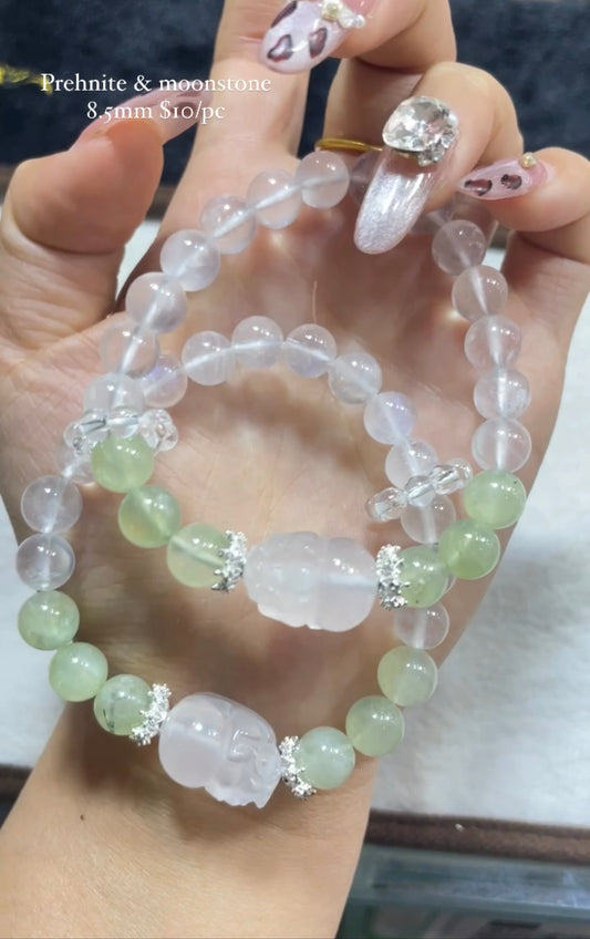 prehnite with moonstone bracelet 8.5mm