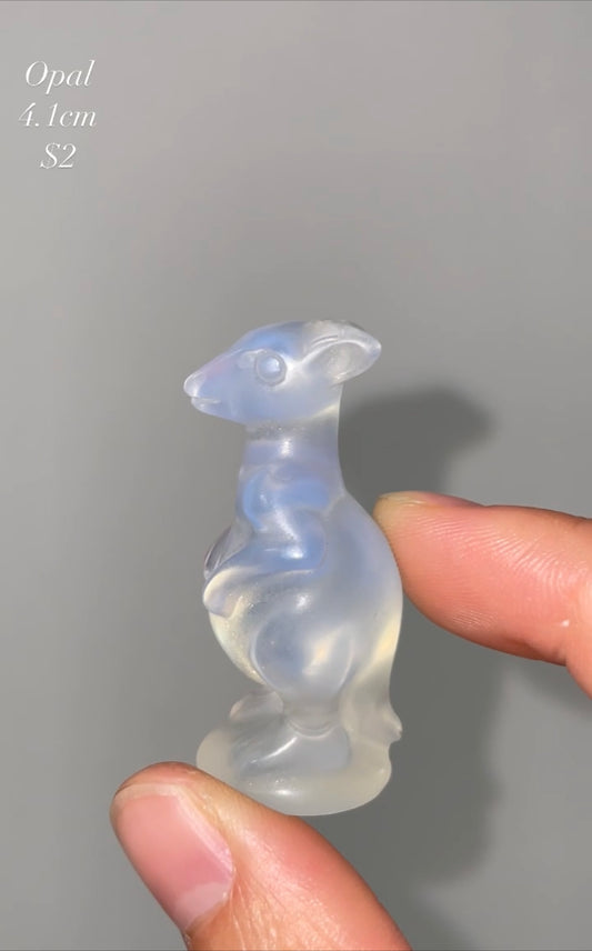 white opalite kangaroo 4.1cm