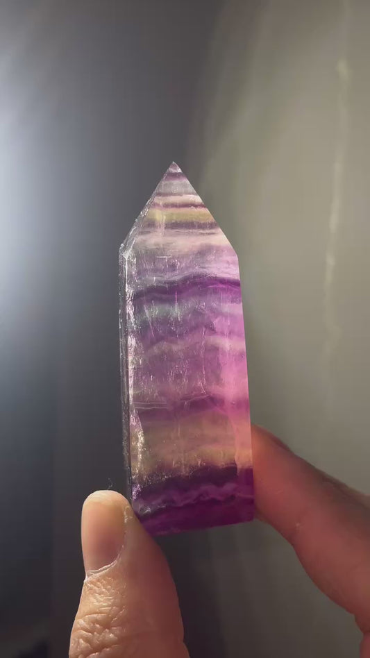 banding fluorite self standing point